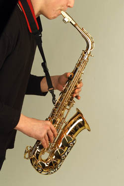 36_3_8 yamaha sax top pro.jpg